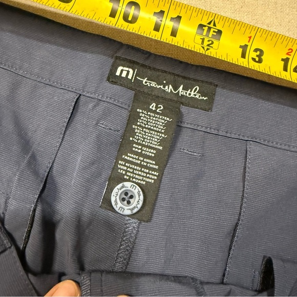 Travis Mathew Navy Blue Performance Stretch Golf 10” Shorts Pockets Mens size 42 - Picture 3 of 7
